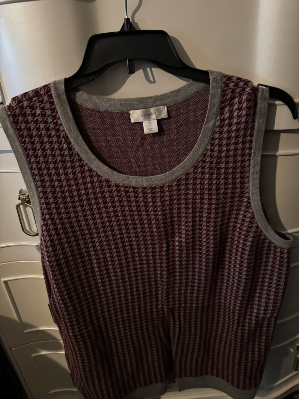 Houndstooth Knit Tank Top in Burgundy and Gray